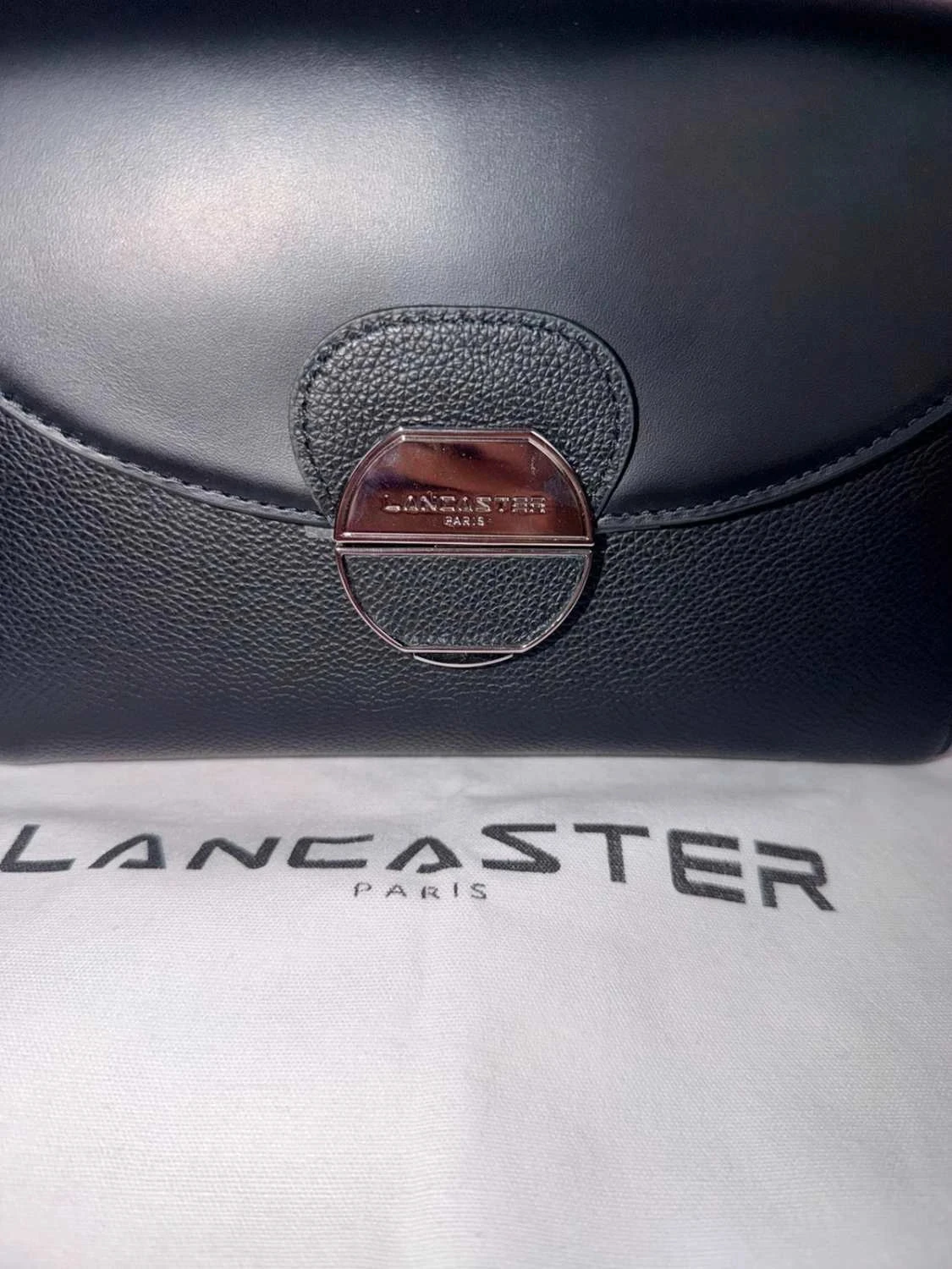 Bolso negro Lancaster nunca usado – photo 4